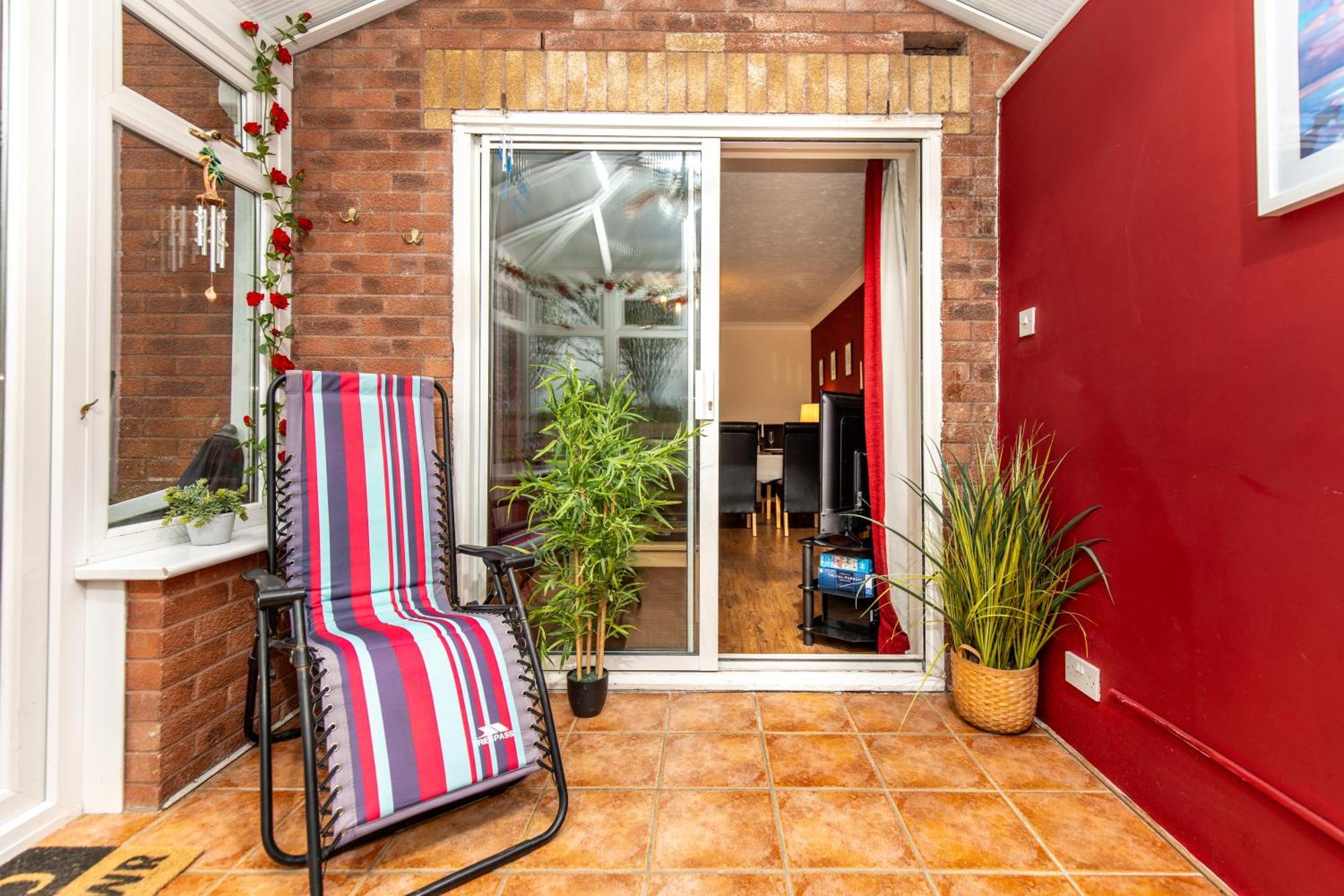 Comfortable And Spacious Superb Holiday Home In Llanelli, Dog Friendly Exterior foto